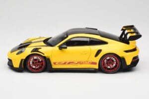 Porsche 911 992 GT3 RS Racing Yellow Weissach Package & Red Wheels Minichamps 1:18 110062025 Druckguss — Bild 4 von 8