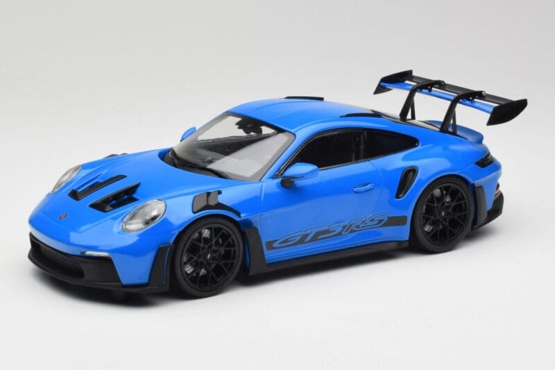Porsche 911 992 GT3 RS Shark Blau & Schwarze Räder Minichamps 1:18 153062233 Druckguss