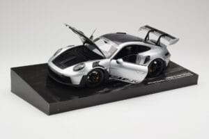 Porsche 911 992 GT3 RS Silber Weissach Package Minichamps 1:18 110062020 Druckguss — Bild 3 von 8