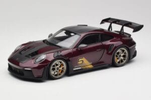 Porsche 911 992 GT3 RS Ultraviolett & Silber Räder Minichamps 1:18 110062029 Druckguss