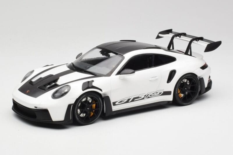 Porsche 911 992 GT3 RS Weiß & Schwarze Räder Minichamps 1:18 155062230 Druckguss