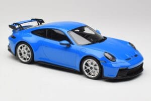 Porsche 911 992 GT3 Shark Blau & Silber Räder Minichamps 1:18 143069015 Resin — Bild 4 von 6