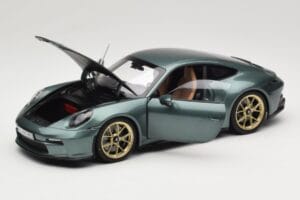 Porsche 911 992 GT3 Touring Package Malachite Green Metallic Norev 1:18 187382 Druckguss — Bild 2 von 8