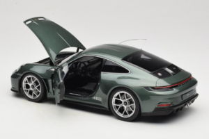 Porsche 911 992 S/T Malachite Green Metallic Norev 1:18 187472 Druckguss — Bild 4 von 8