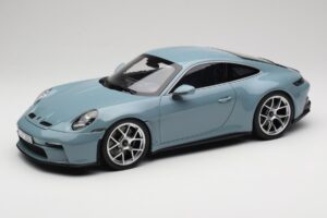 Porsche 911 992 S/T Meisenblau Norev 1:12 127550 Druckguss