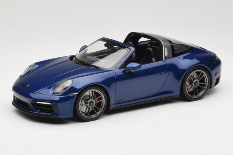 Porsche 911 992 Targa 4 GTS Blue Metallic Minichamps 1:18 155061060 Druckguss