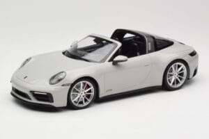 Porsche 911 992 Targa 4 GTS Grau Minichamps 1:18 155061064 Druckguss