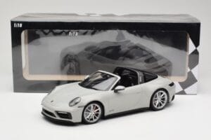 Porsche 911 992 Targa 4 GTS Grau Minichamps 1:18 155061064 Druckguss — Bild 6 von 6