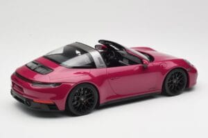 Porsche 911 992 Targa 4 GTS Rubystar Minichamps 1:18 155061066 Druckguss — Bild 2 von 6