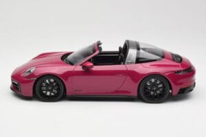 Porsche 911 992 Targa 4 GTS Rubystar Minichamps 1:18 155061066 Druckguss — Bild 3 von 6