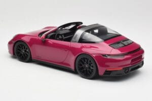 Porsche 911 992 Targa 4 GTS Rubystar Minichamps 1:18 155061066 Druckguss — Bild 5 von 6