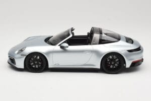 Porsche 911 992 Targa 4 GTS Silber Minichamps 1:18 155061061 Druckguss — Bild 3 von 6