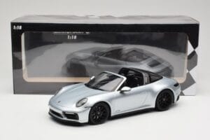 Porsche 911 992 Targa 4 GTS Silber Minichamps 1:18 155061061 Druckguss — Bild 6 von 6