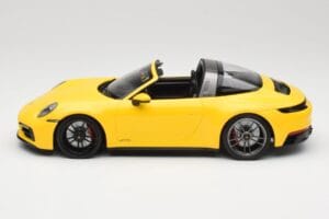 Porsche 911 992 Targa 4 GTS Gelb Minichamps 1:18 153061064 Druckguss — Bild 3 von 6