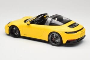 Porsche 911 992 Targa 4 GTS Gelb Minichamps 1:18 153061064 Druckguss — Bild 5 von 6