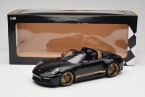 Porsche 911 992 Targa Porsche Design Schwarz & Gold Concept Minichamps 1:18 PORSCHE001 Druckguss — Bild 6 von 6