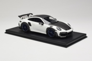 Porsche 911 992 TechArt GTstreet R Weiß Mit Blauen Rädern TechArt 1:18 REMC014 Resin — Bild 4 von 6