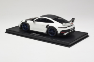 Porsche 911 992 TechArt GTstreet R Weiß Mit Blauen Rädern TechArt 1:18 REMC014 Resin — Bild 5 von 6
