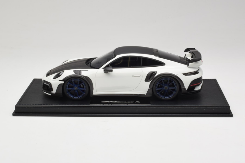 Porsche 911 992 TechArt GTstreet R Weiß Mit Blauen Rädern TechArt 1:18 REMC014 Resin