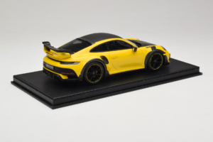 Porsche 911 992 TechArt GTstreet R Gelb Mit Schwarzen Rädern TechArt 1:18 REMC011 Resin — Bild 3 von 6