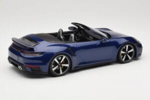 Porsche 911 992 Turbo S Cabriolet Blue Metallic Minichamps 1:18 155069081 Druckguss — Bild 2 von 6