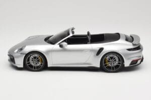 Porsche 911 992 Turbo S Cabriolet Silber Minichamps 1:18 155069082 Druckguss — Bild 3 von 6