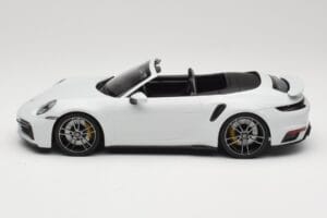 Porsche 911 992 Turbo S Cabriolet White Metallic Minichamps 1:18 155069080 Druckguss — Bild 3 von 6