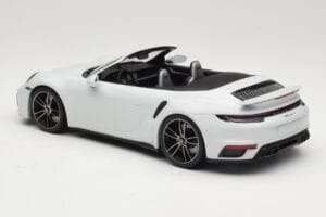 Porsche 911 992 Turbo S Cabriolet White Metallic Minichamps 1:18 155069080 Druckguss — Bild 5 von 6