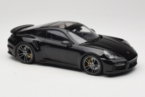 Porsche 911 992 Turbo S Schwarz Minichamps 1:18 WAP02117BOL002 Druckguss — Bild 4 von 6