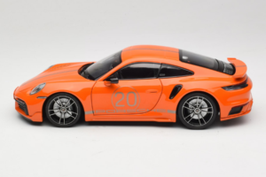 Porsche 911 992 Turbo S Coupe Sport Design Orange Minichamps 1:18 113069074 Druckguss — Bild 4 von 8