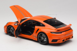 Porsche 911 992 Turbo S Coupe Sport Design Orange Minichamps 1:18 113069074 Druckguss — Bild 5 von 8