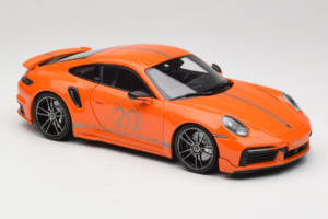 Porsche 911 992 Turbo S Coupe Sport Design Orange Minichamps 1:18 113069074 Druckguss — Bild 6 von 8