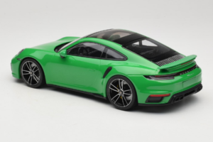 Porsche 911 992 Turbo S Grün Minichamps 1:18 153069077 Druckguss — Bild 5 von 6