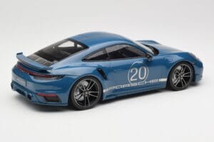 Porsche 911 992 Turbo S Sport Design Package Gentian Blue Metallic Minichamps 1:18 155069170 Druckguss — Bild 2 von 6