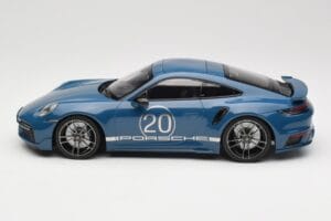 Porsche 911 992 Turbo S Sport Design Package Gentian Blue Metallic Minichamps 1:18 155069170 Druckguss — Bild 3 von 6