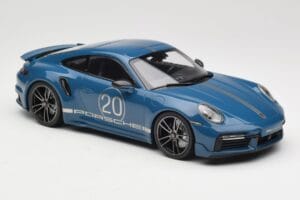 Porsche 911 992 Turbo S Sport Design Package Gentian Blue Metallic Minichamps 1:18 155069170 Druckguss — Bild 4 von 6