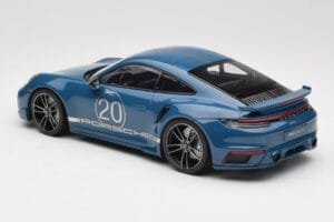 Porsche 911 992 Turbo S Sport Design Package Gentian Blue Metallic Minichamps 1:18 155069170 Druckguss — Bild 5 von 6