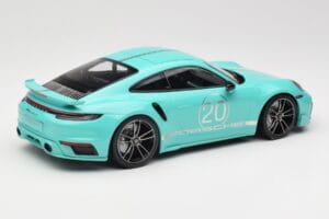 Porsche 911 992 Turbo S Sport Design Package Racing Green Minichamps 1:18 155069175 Druckguss — Bild 2 von 6