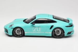 Porsche 911 992 Turbo S Sport Design Package Racing Green Minichamps 1:18 155069175 Druckguss — Bild 3 von 6