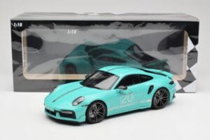 Porsche 911 992 Turbo S Sport Design Package Racing Green Minichamps 1:18 155069175 Druckguss — Bild 6 von 6