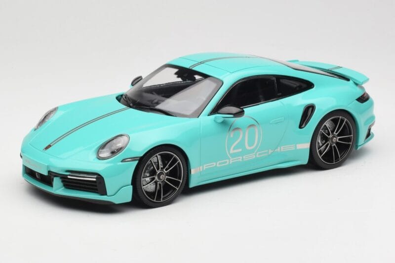 Porsche 911 992 Turbo S Sport Design Package Racing Green Minichamps 1:18 155069175 Druckguss
