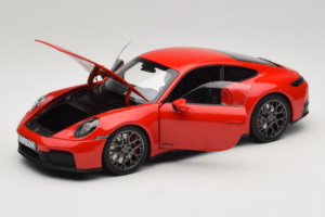 Porsche 911 992.2 Carrera 4 GTS Guards Red Norev 1:18 187171 Druckguss — Bild 2 von 8