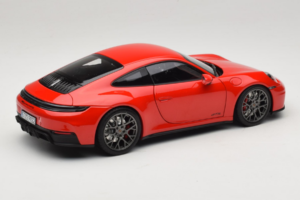 Porsche 911 992.2 Carrera 4 GTS Guards Red Norev 1:18 187171 Druckguss — Bild 3 von 8