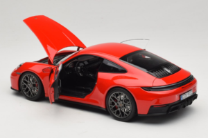 Porsche 911 992.2 Carrera 4 GTS Guards Red Norev 1:18 187171 Druckguss — Bild 5 von 8