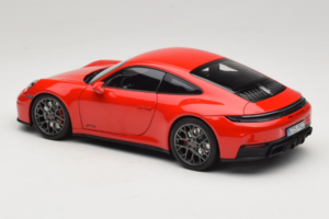 Porsche 911 992.2 Carrera 4 GTS Guards Red Norev 1:18 187171 Druckguss — Bild 7 von 8