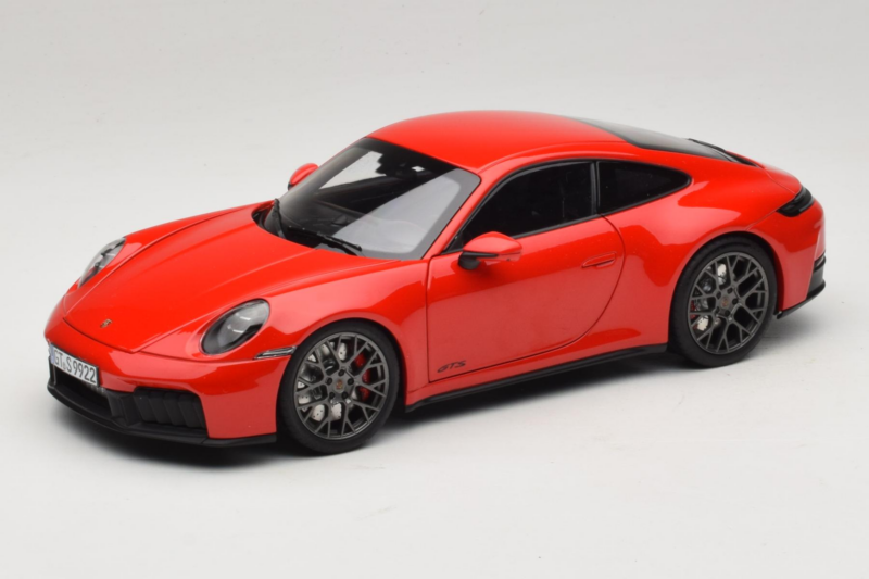 Porsche 911 992.2 Carrera 4 GTS Guards Red Norev 1:18 187171 Druckguss