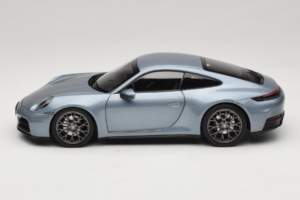 Porsche 911 992.2 Carrera Polar Silver Metallic Norev 1:18 187170 Druckguss — Bild 4 von 8