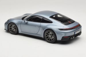 Porsche 911 992.2 Carrera Polar Silver Metallic Norev 1:18 187170 Druckguss — Bild 7 von 8