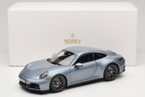 Porsche 911 992.2 Carrera Polar Silver Metallic Norev 1:18 187170 Druckguss — Bild 8 von 8