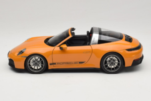 Porsche 911 992.2 Targa 4 GTS Bahama Yellow Norev 1:18 187190 Druckguss — Bild 5 von 10